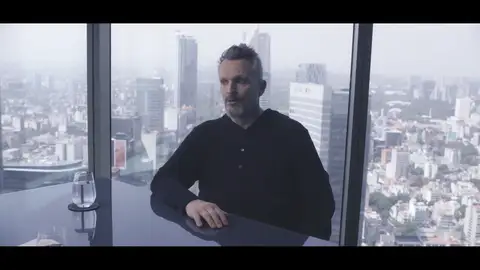 Miguel Bosé explica lo que hay detrás de su polémica relación con su expareja y los hijos: "No es una familia, sino un acuerdo" Miguel Bosé explica lo que hay detrás de su polémica relación con su expareja y los hijos: "No es una familia, sino un acuerdo"