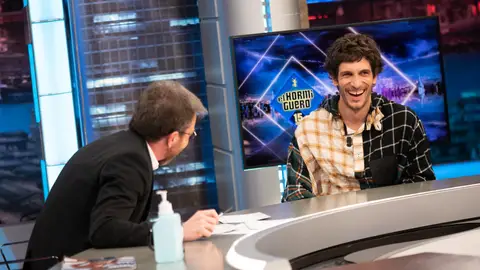 Quim Gutiérrez confiesa en 'El Hormiguero 3.0' sus manías en los hoteles: cuadros, muebles y bolígrafos Quim Gutiérrez confiesa en 'El Hormiguero 3.0' sus manías en los hoteles: cuadros, muebles y bolígrafos