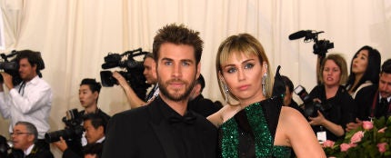 Miley Cyrus se acuerda de Liam Hemsworth en el aniversario de 'Malib&uacute;'