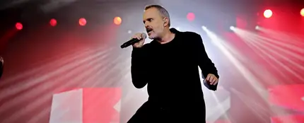 Miguel Bosé durante un concierto Miguel Bosé durante un concierto