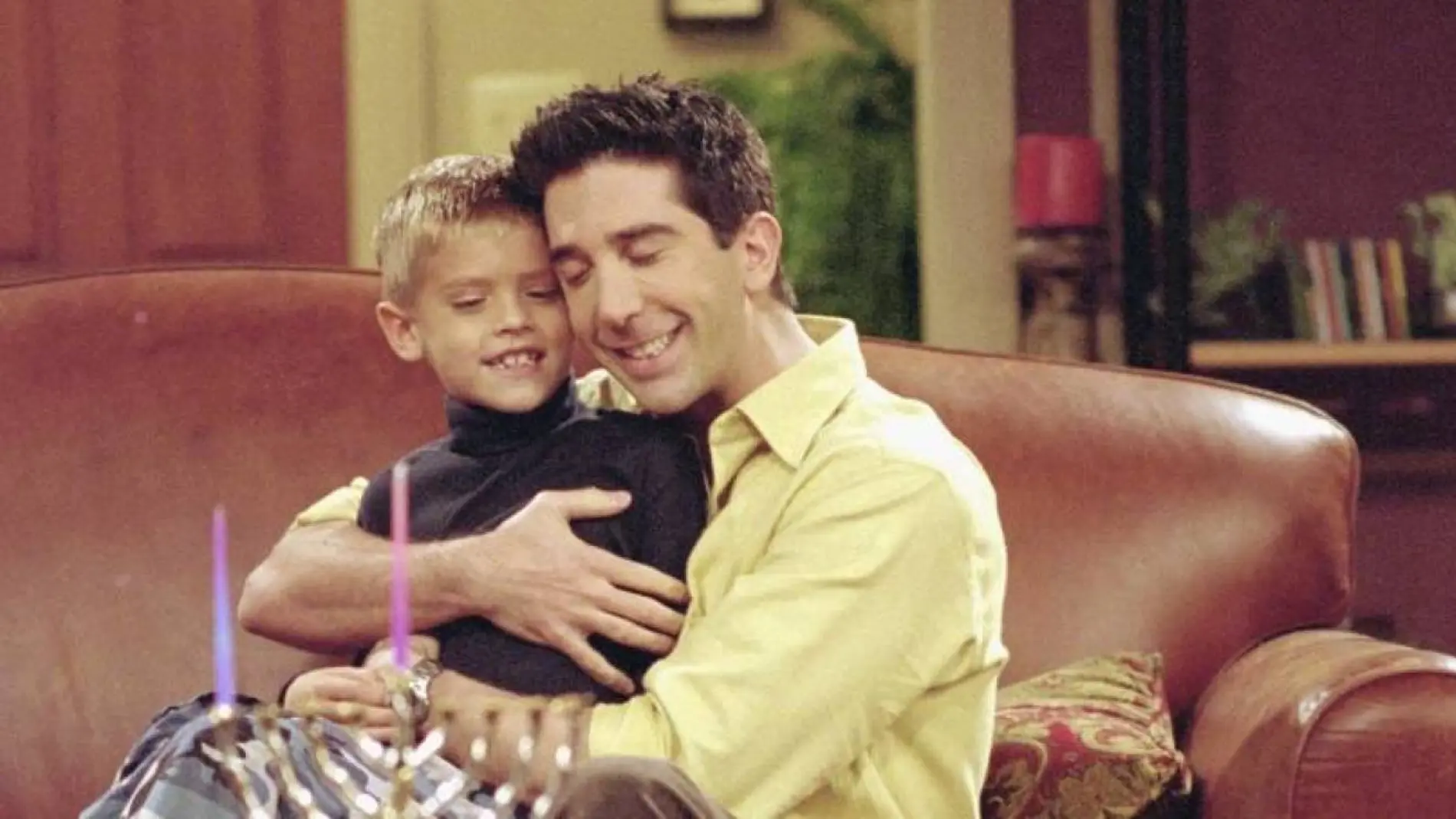 Así ha cambiado Cole Sprouse, el hijo de Ross en 'Friends'