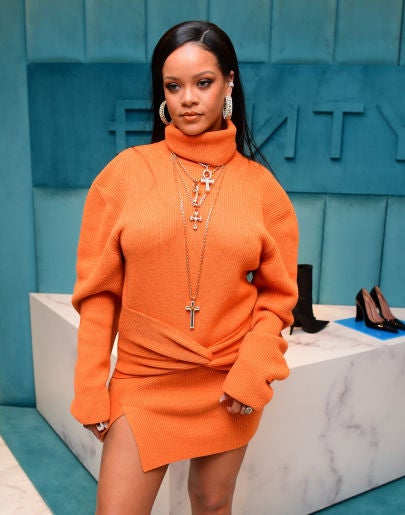 Rihanna se deshace del tatuaje que compartía con Drake Rihanna se deshace del tatuaje que compartía con Drake