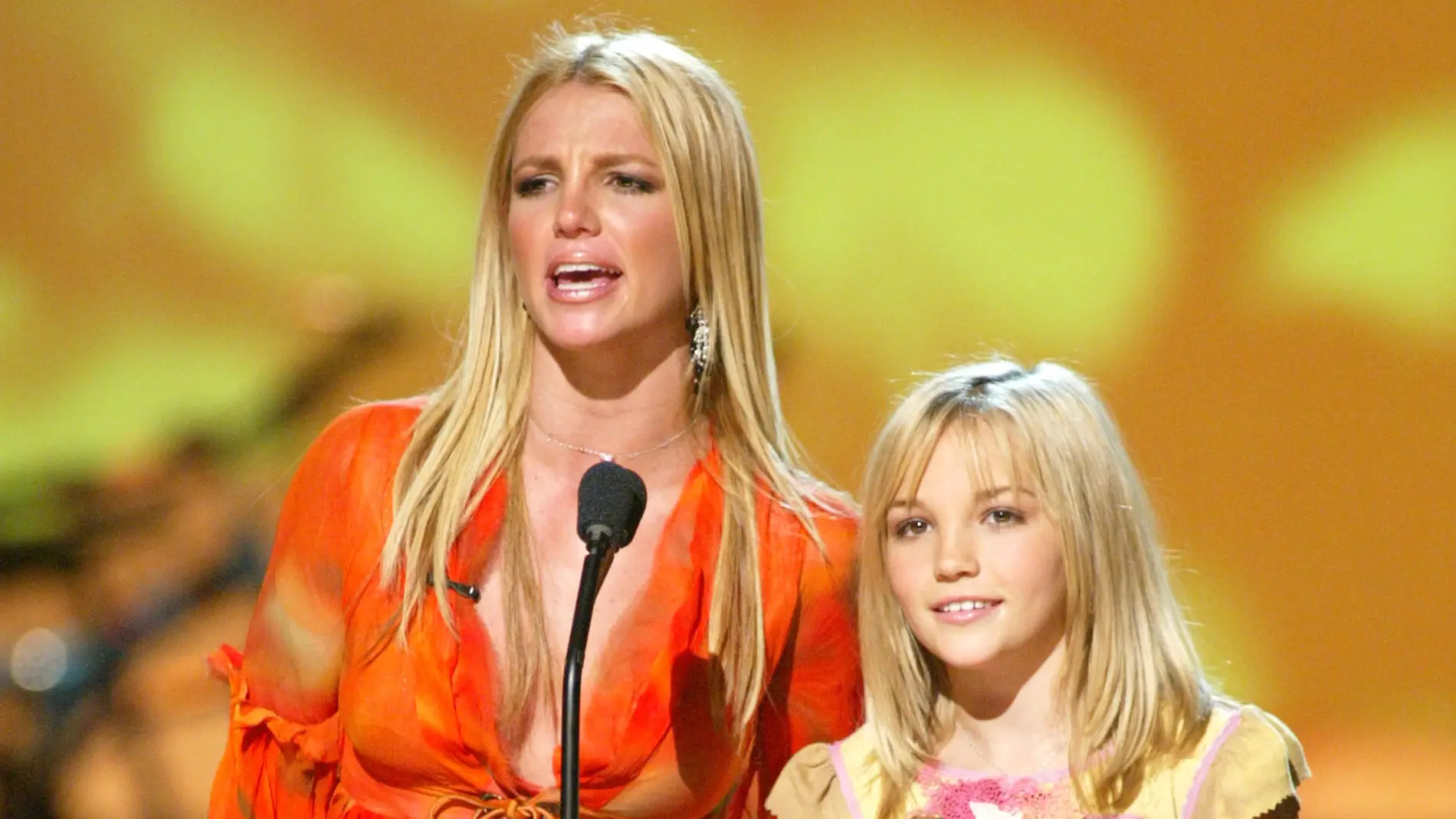 Britney Spears and Jamie Lynn at the Teen Choice Awards,