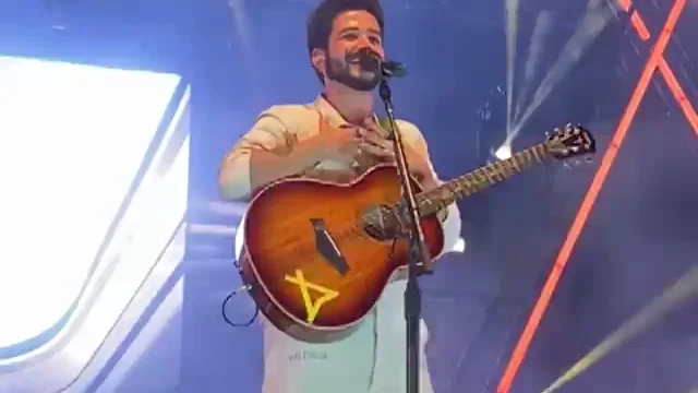 'Tiraré la casa por la ventana' de Camilo