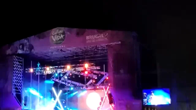 Camilo canta con Evaluna