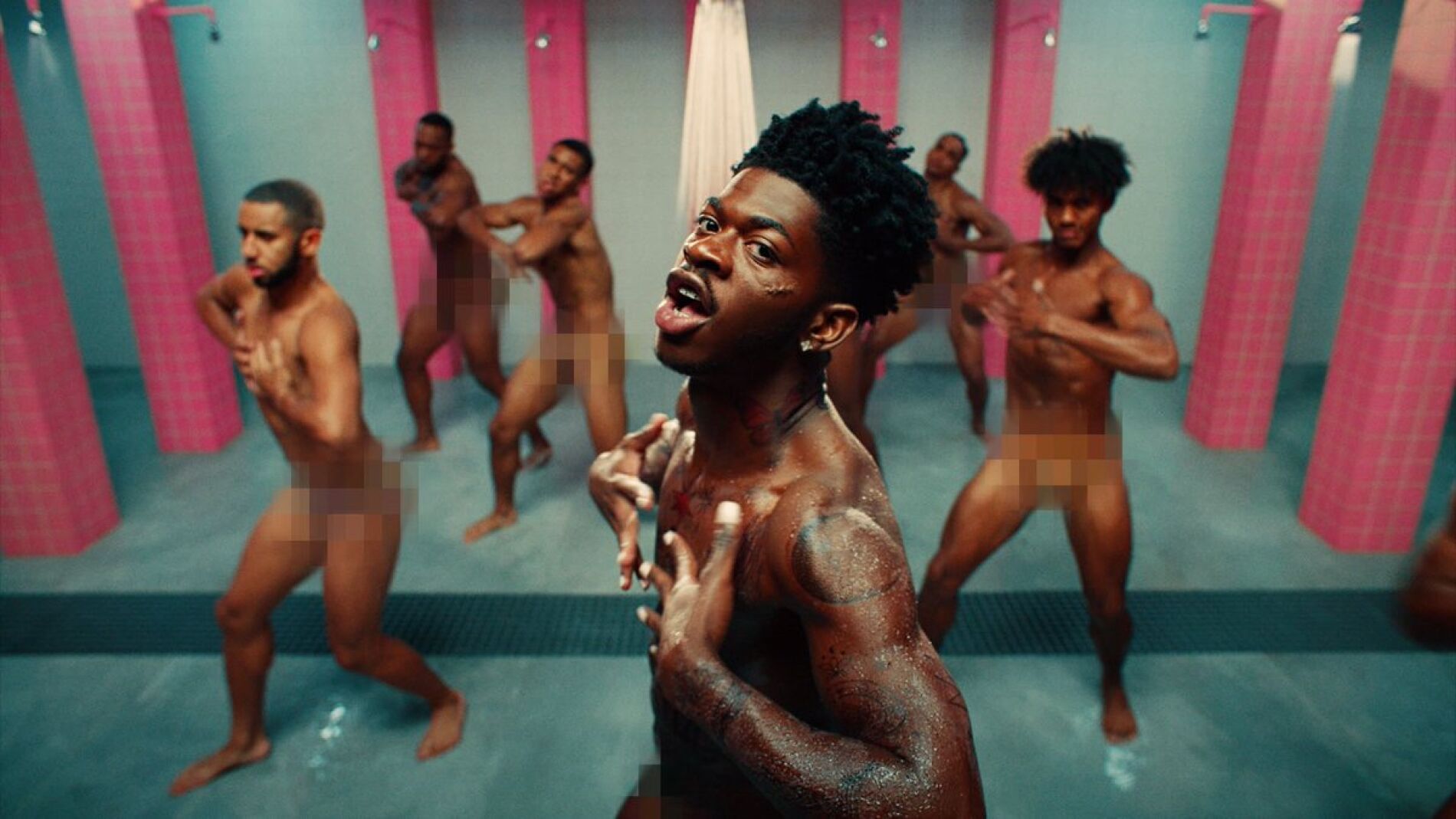 Bailando desnudo en la c rcel Lil Nas X publica un expl cito