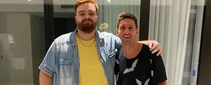 Ibai Llanos "se cuela" en la cena de despedida en casa de Leo Messi... en el coche del Kun Agüero Ibai Llanos "se cuela" en la cena de despedida en casa de Leo Messi... en el coche del Kun Agüero
