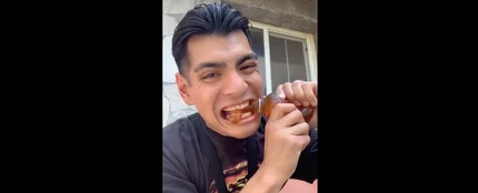 Comer miel congelada, el nuevo reto de Tik Tok Comer miel congelada, el nuevo reto de Tik Tok