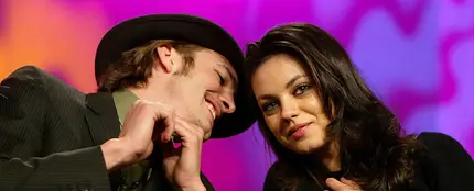 Ashton Kutcher y Mila Kunis Ashton Kutcher y Mila Kunis