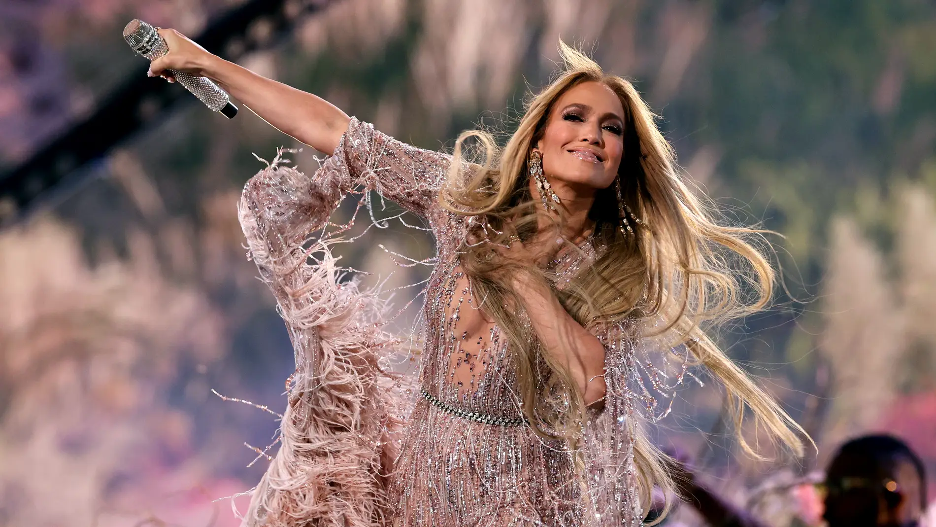 Jennifer Lopez sorprende al publicar un selfie sin extensiones