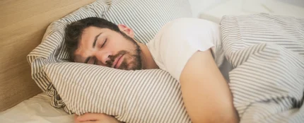 Un hombre durmiendo Un hombre durmiendo