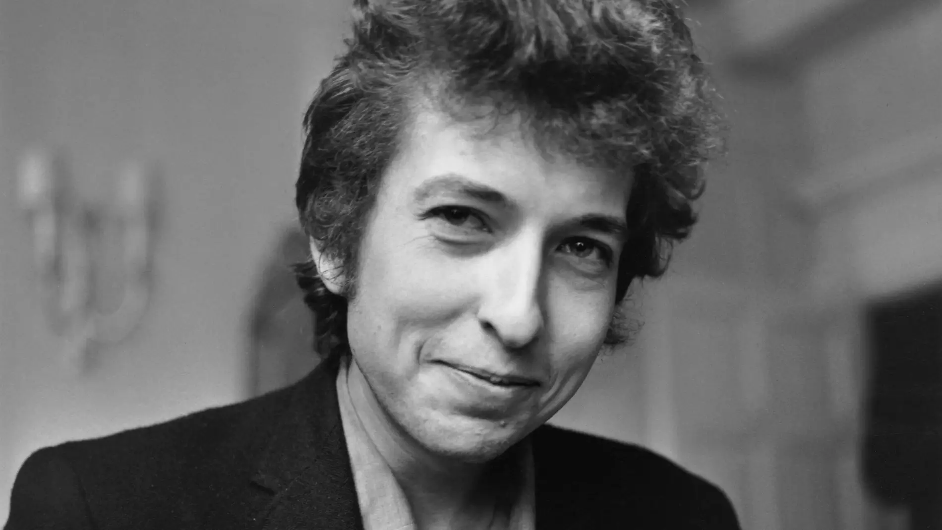 El biógrafo de Bob Dylan dice que las acusaciones de acoso sexual no son posibles por fechas
