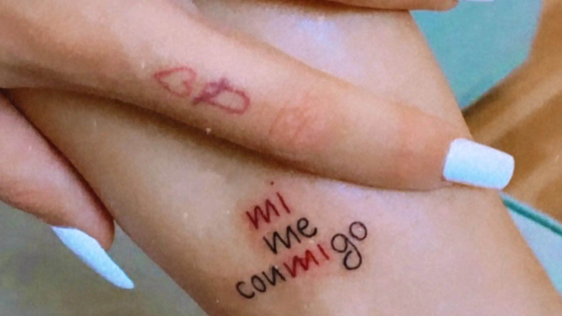 Los tatuajes de 'Yo ya no quiero ná' de Lola Índigo.