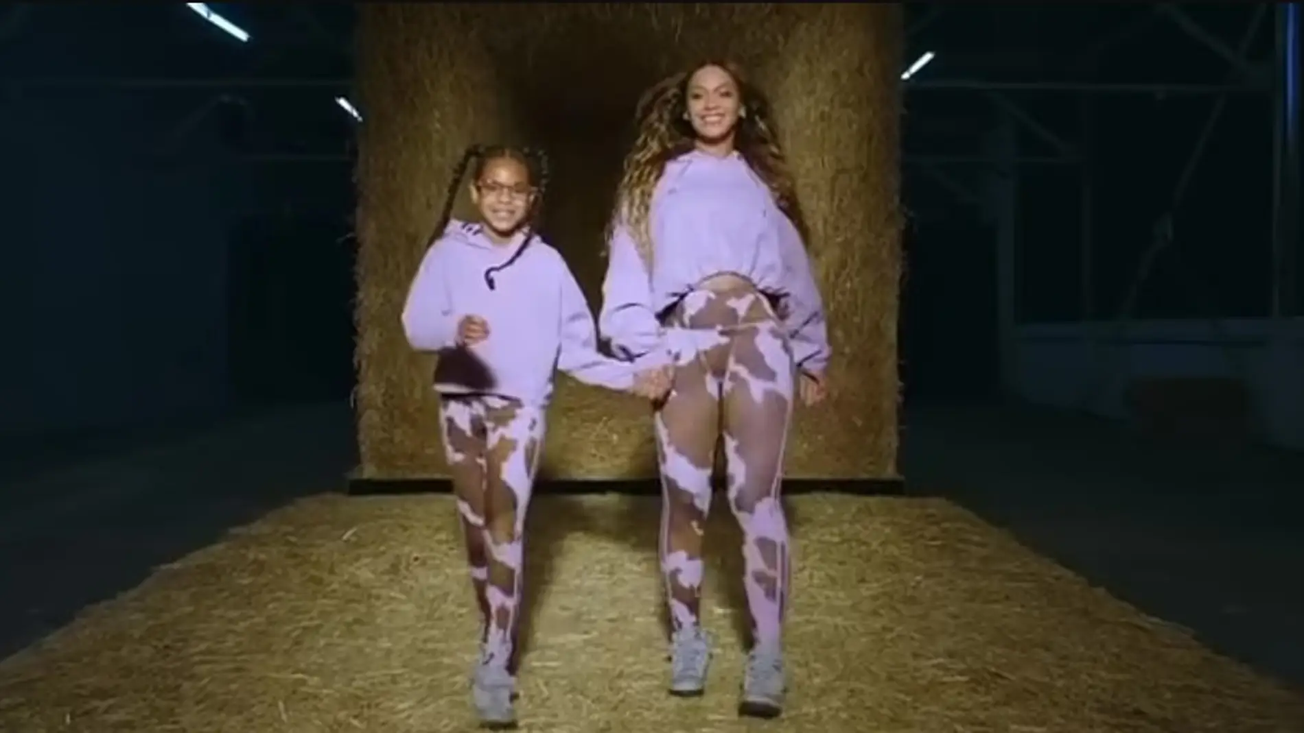Blue Ivy y Beyoncé, en el vídeo de Adidas. title=