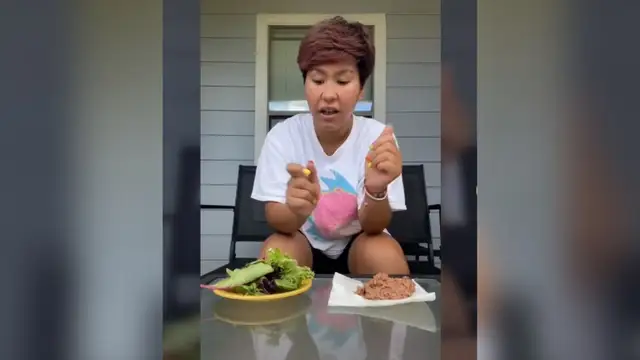 Intenta demostrar que su perro es vegetariano por voluntad propia y le sale mal