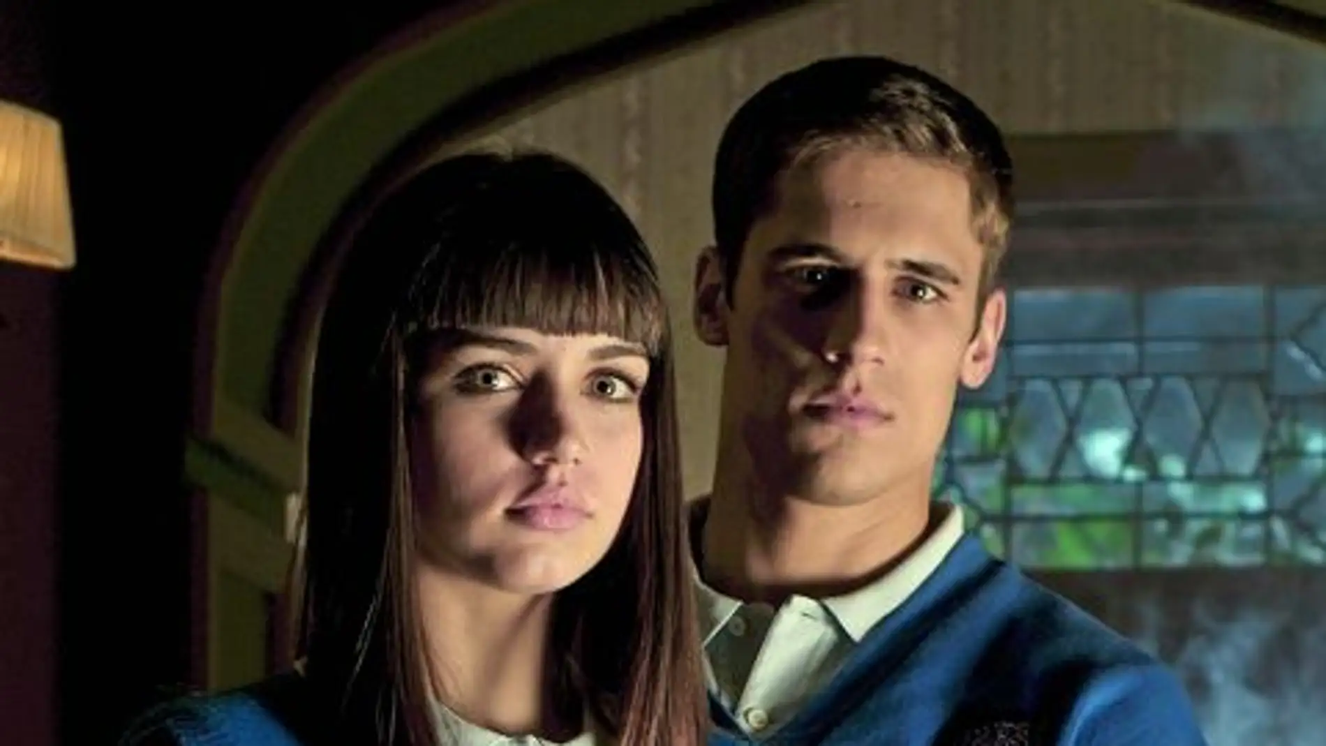 Ana de Armas y Martño Rivas, en 'El internado' Ana de Armas y Martño Rivas, en 'El internado'