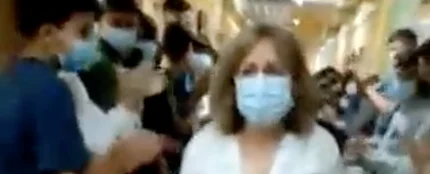 "Siempre confió en mí": La emotiva despedida viral de los alumnos de un instituto a su orientadora "Siempre confió en mí": La emotiva despedida viral de los alumnos de un instituto a su orientadora