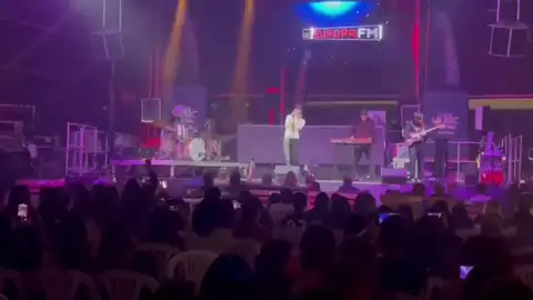 Pol Granch abre su concierto en Lleida con 'Pizza fría' Pol Granch abre su concierto en Lleida con 'Pizza fría'