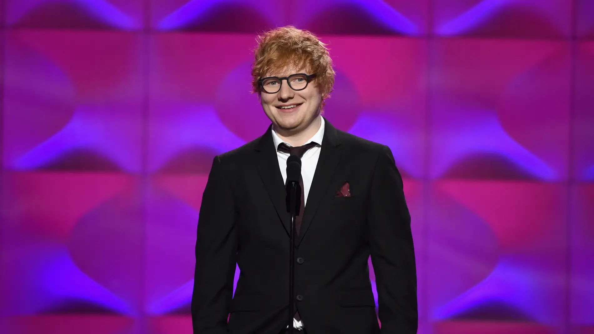 Ed Sheeran anuncia que tiene coronavirus
