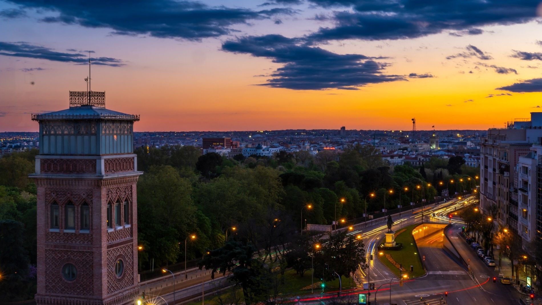 top-8-a-que-hora-anochece-barcelona-abeamer