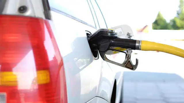 Echar gasolina