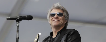 Jon Bon Jovi cancela su concierto minutos antes de empezar tras dar positivo en Covid Jon Bon Jovi cancela su concierto minutos antes de empezar tras dar positivo en Covid
