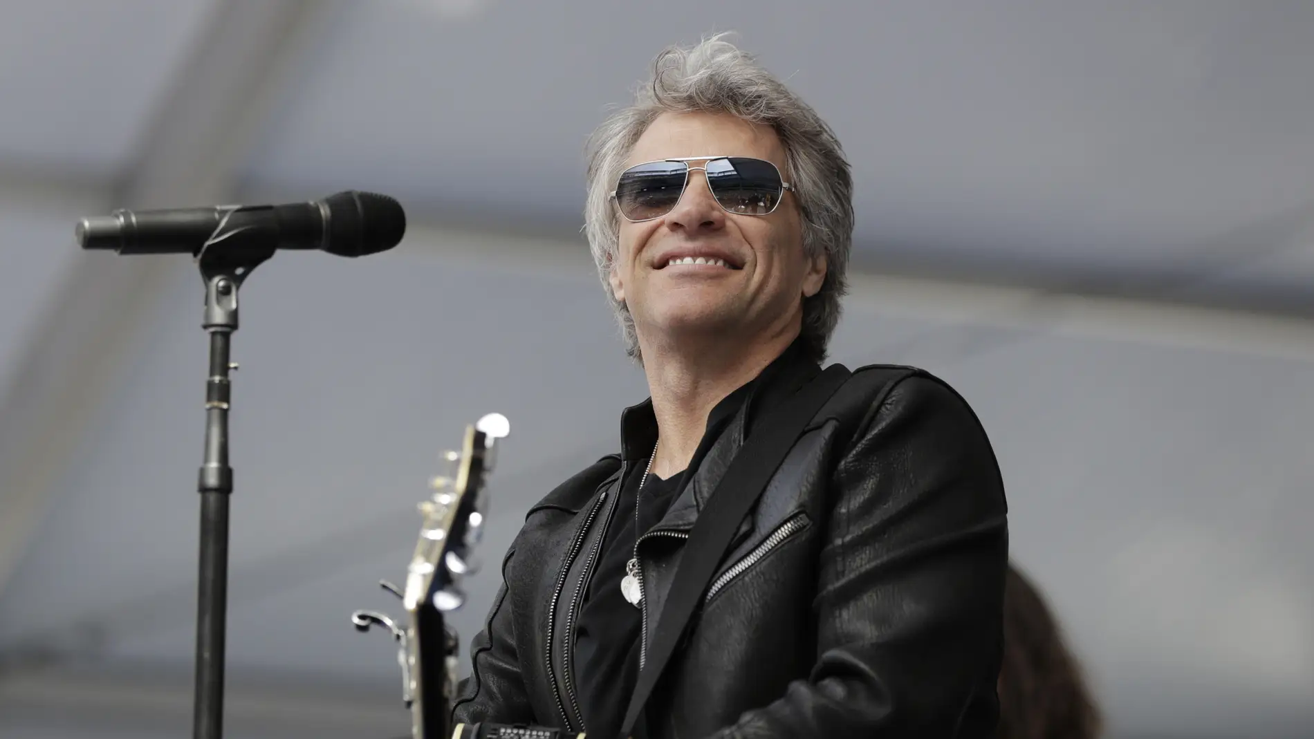 Jon Bon Jovi cancela su concierto minutos antes de empezar tras dar positivo en Covid