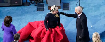 El secreto del vestido que Lady Gaga llevó a la investidura de Joe Biden El secreto del vestido que Lady Gaga llevó a la investidura de Joe Biden