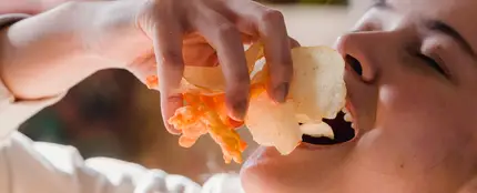 Cómo evitar los atracones de comida Cómo evitar los atracones de comida