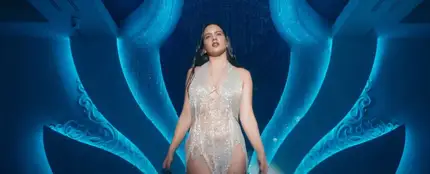 Rosalía en el videoclip de 'La Fama' Rosalía en el videoclip de 'La Fama'