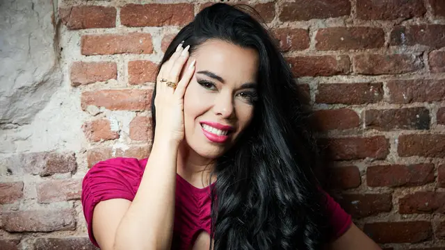 Beatriz Luengo: dos bodas, dos hijos, 16 años con Yotuel Romero y muchas canciones para otros
