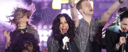 Alanis Morissette durante una actuación Alanis Morissette durante una actuación