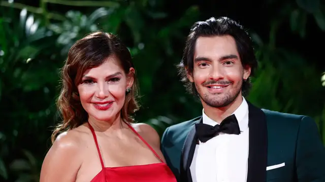 Ivonne Reyes y su hijo Álex