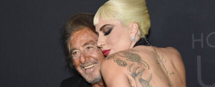 El divertido gesto de Lady Gaga con Al Pacino en la presentación de &#39;House of Gucci&#39;