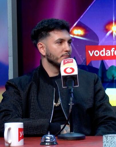 Omar Montes: "Jeff Bezos me tiene los mensajes explotados, es peor que una novia" Omar Montes: "Jeff Bezos me tiene los mensajes explotados, es peor que una novia"