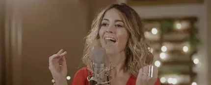 Sofía Ellar anima a las personas confinadas en Navidad con este tema Sofía Ellar anima a las personas confinadas en Navidad con este tema
