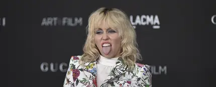 Miley Cyrus en el desfile de Gucci Love Parade Miley Cyrus en el desfile de Gucci Love Parade
