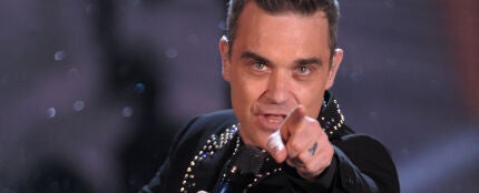 Robbie Williams admite que la calvicie le ha ganado la batalla