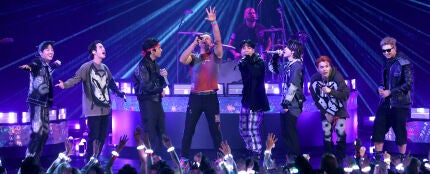 Chris Martin, de Coldplay confiesa su amor por BTS