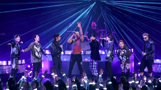 Chris Martin, de Coldplay confiesa su amor por BTS