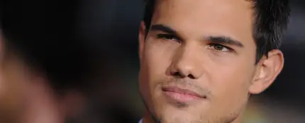 "Pasé años sin salir de mi casa": la dramática situación de Taylor Lautner tras 'Crepúsculo' "Pasé años sin salir de mi casa": la dramática situación de Taylor Lautner tras 'Crepúsculo'