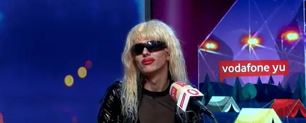 Samantha Hudson en yu Music. Samantha Hudson en yu Music.
