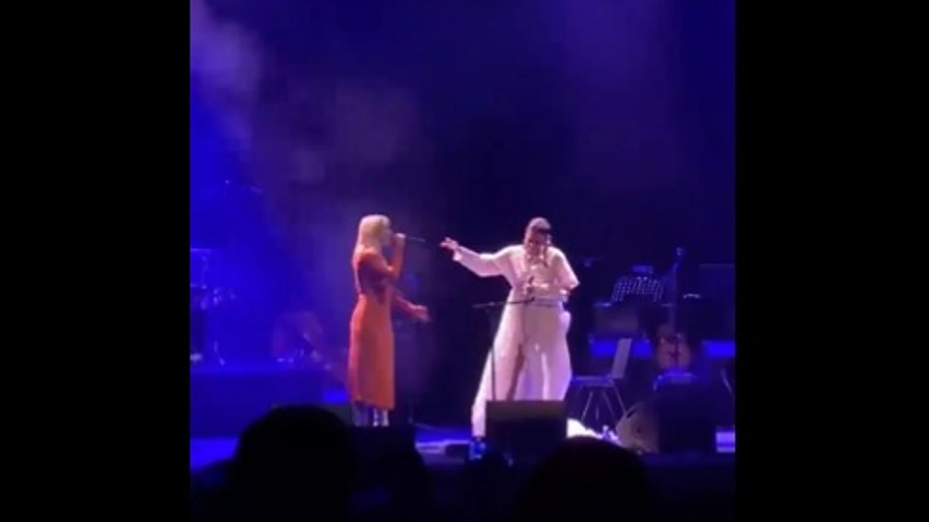 Alba Reche y Valeria Castro cantan juntas 'Algo contigo'