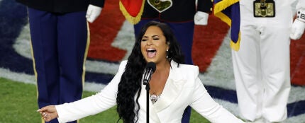 Demi Lovato, durante su interpretación del himno de EEUU en la Super Bowl de 2020