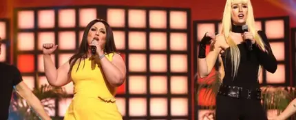 Eva Soriano y Lala Chus se convierten en Sonia y Selena: vuelve a ver su actuación en 'Tu Cara Me Suena' Eva Soriano y Lala Chus se convierten en Sonia y Selena: vuelve a ver su actuación en 'Tu Cara Me Suena'