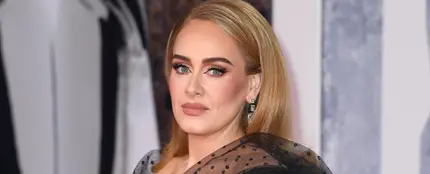 El espectacular ‘pole dance’ de Adele en un club gay que enloquece a los fans El espectacular ‘pole dance’ de Adele en un club gay que enloquece a los fans