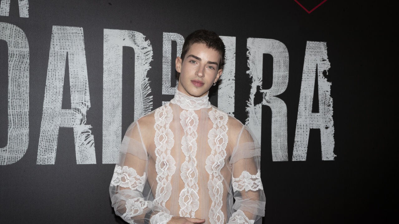 Who is Manu Ríos: the Elite actor who triumphs as a model and was part of the children's group Parchís - Code List