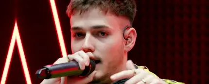 El increíble freestyle de Bnet en yu Music con temática de baloncesto El increíble freestyle de Bnet en yu Music con temática de baloncesto