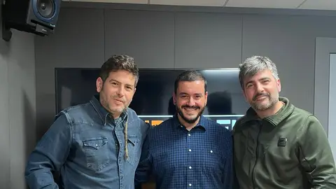 Juanma Romero recibe a los Estopa Juanma Romero recibe a los Estopa
