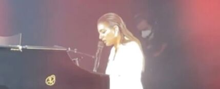 Ana Guerra, en el concierto homenaje a Rocío Jurado en el Wizink Center de Madrid